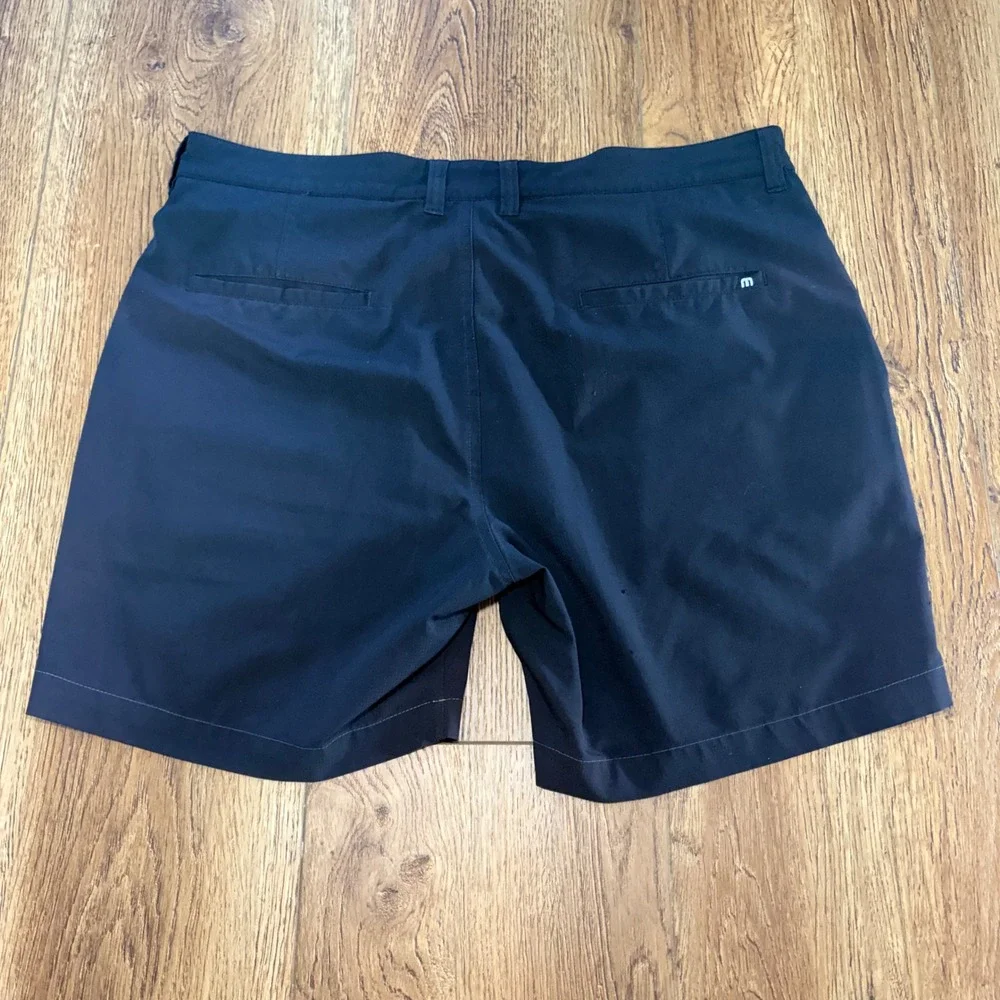 TravisMathew Mens Size 38 Black Golf Shorts Hybrid Flat‎ Front Flaws Read